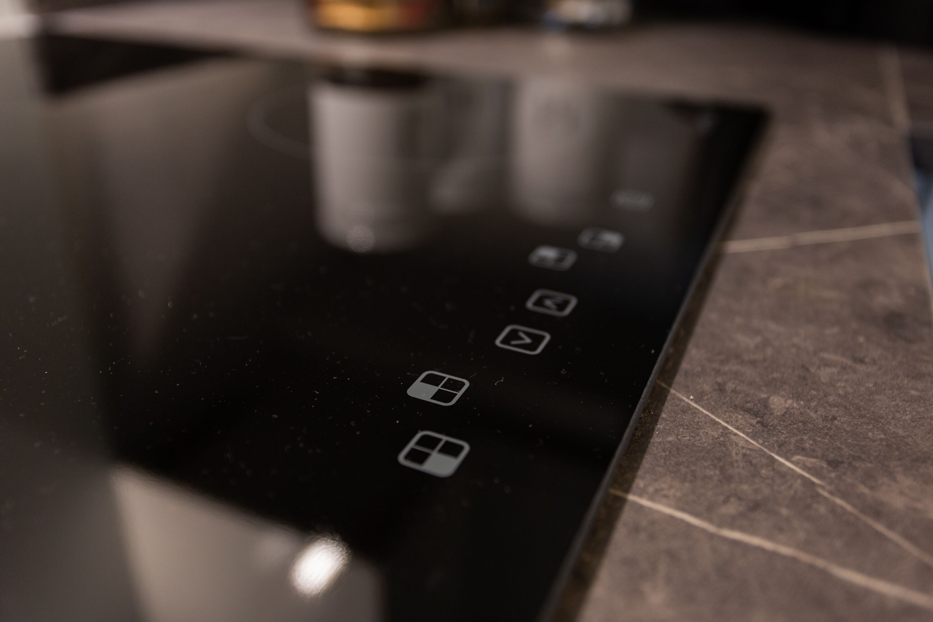 Deluxe Apartment | Private kitchen | Electric kettle, toaster