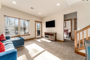 3 habitaciones, cuna de viaje, wifi y ropa de cama