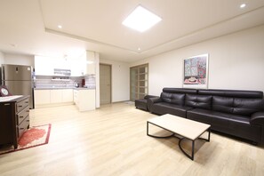 Party Room | ห้องเก็บเสียง, Wi-Fi ฟรี, ผ้าปูที่นอน