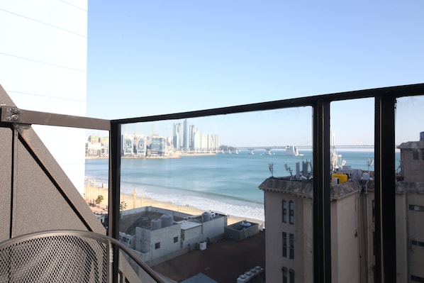 Terrace Ocean | Terrace/patio - Moon Bay Hotel (Busan)