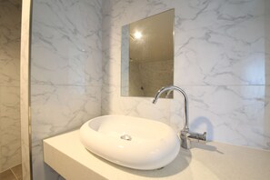 Terrace Ocean | Bathroom
