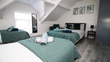 2 chambres, fer et planche à repasser, accès Internet, draps fournis