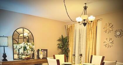 Cozy & Spacious 3-bedroom Townhome