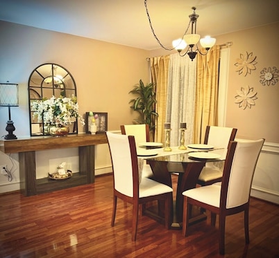 Cozy & Spacious 3-bedroom Townhome