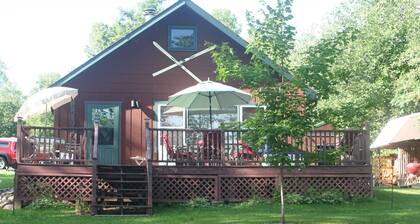 Rustic Cabin on Private Lake