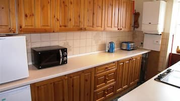 Frigorífico, microondas, horno y congelador