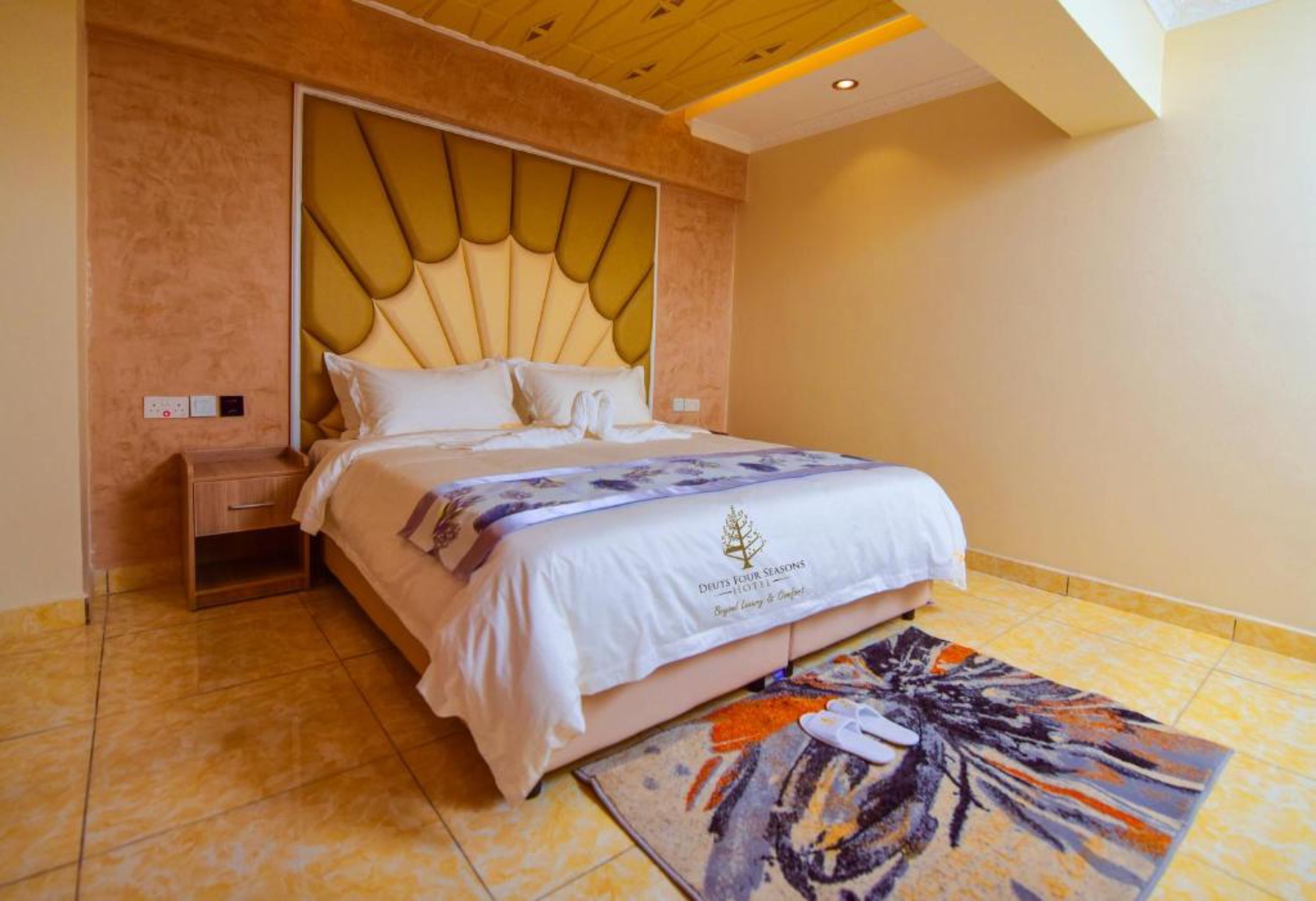 standard room | bed sheets