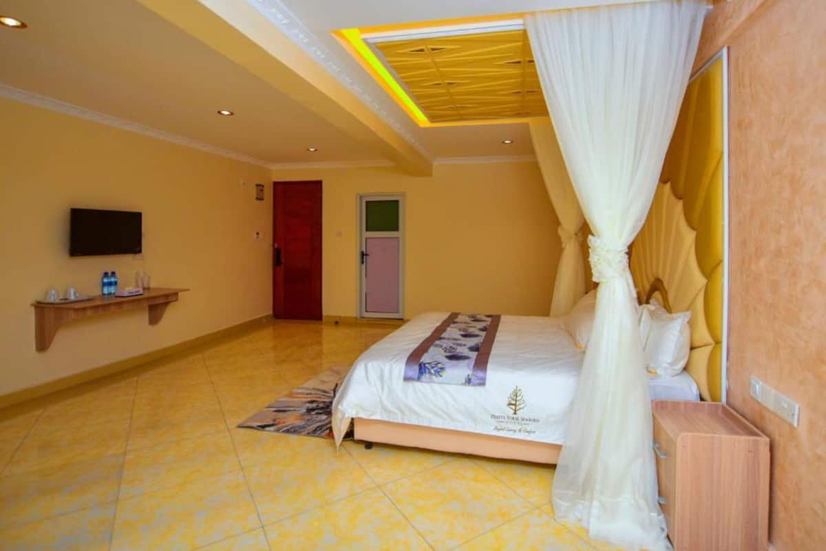 deluxe room | bed sheets