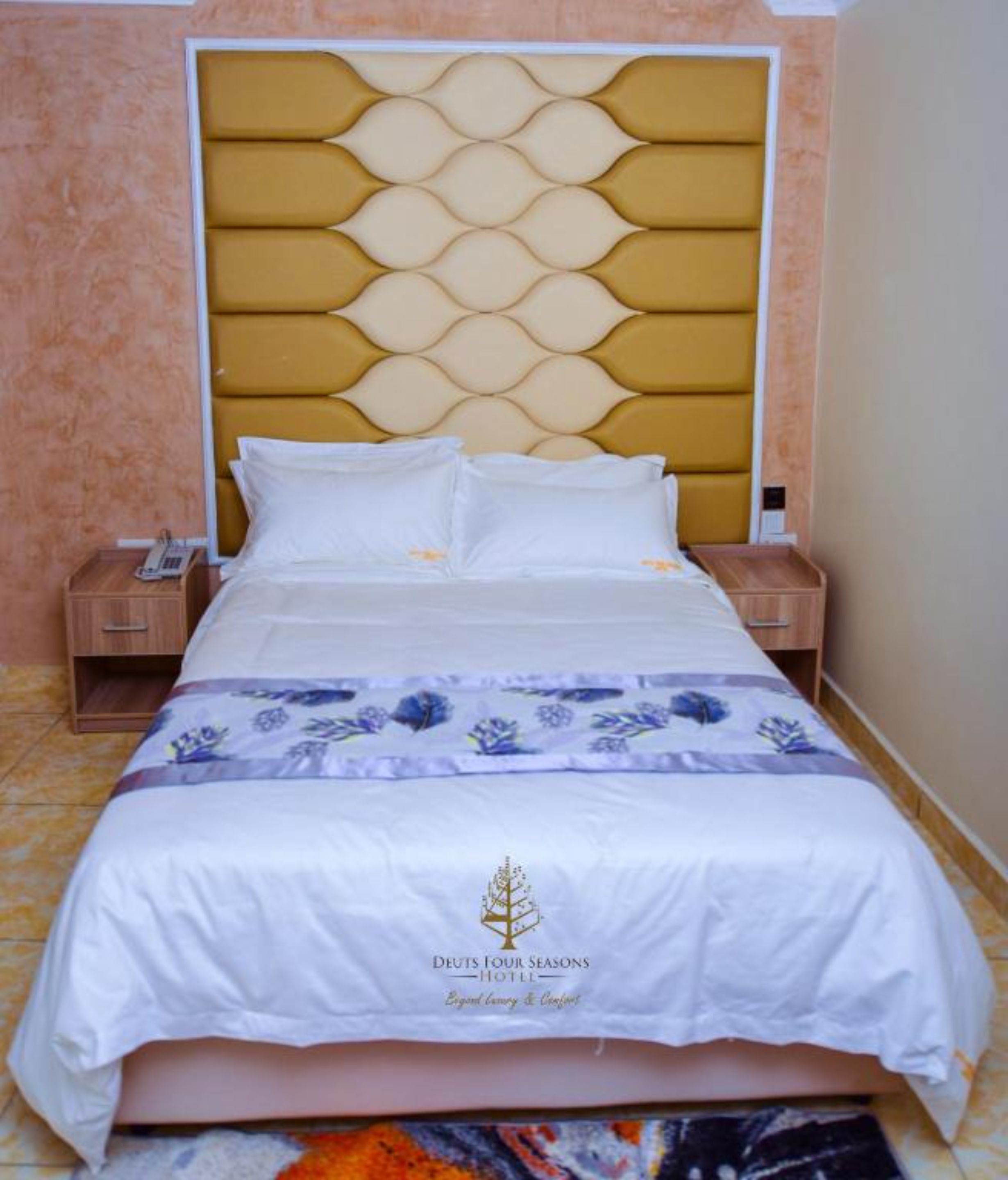 standard room | bed sheets