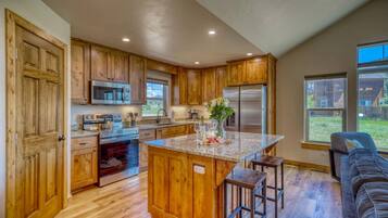 Fridge, microwave, dishwasher, coffee/tea maker