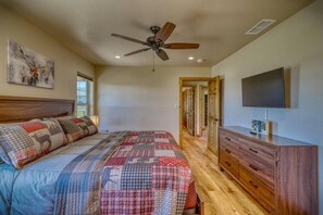 3 bedrooms, iron/ironing board, free WiFi, bed sheets - Grey Rock Cottage: Hot Tub, Pet-Friendly, Mountain Views, Near Lake and San Juan National Forest! (Pagosa Springs)