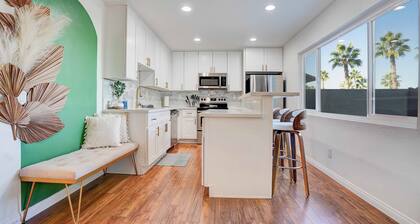 Modern 4Bd Family Condo (10mins to Downtown)