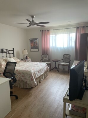 2 Schlafzimmer, Schreibtisch, Bügeleisen/Bügelbrett, kostenloses WLAN