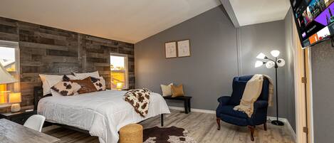 2 多间卧室、办公桌、熨斗/熨衣板、旅行婴儿床