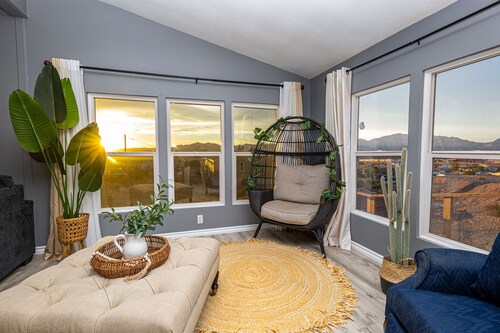 🌵 Cozy Desert home + Stunning Views + Peaceful Vibes Near Laughlin