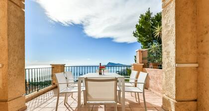 Modern and cheerful holiday home in Altea, Costa Blanca, Spain  with communal pool for 6 persons