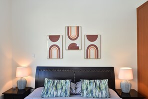 1 bedroom, in-room safe, individually decorated, individually furnished - ADN - 1 Bedroom Apartment in The Greens (Dubai)