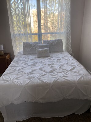 2 bedrooms, iron/ironing board, free WiFi - Luxury Townhome (Arlington)