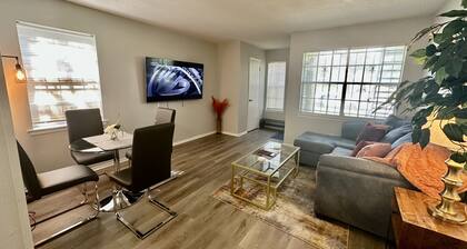 Modern Comfort 2 BR Midtown 2mins to Overton Park