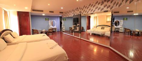 Konunglegt herbergi | Stofa | 32-tommu LCD-sjónvarp með kapalrásum, sjónvarp.