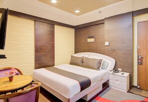 디럭스룸 | 이집트산 면 시트, 고급 침구, 무료 WiFi, 침대 시트