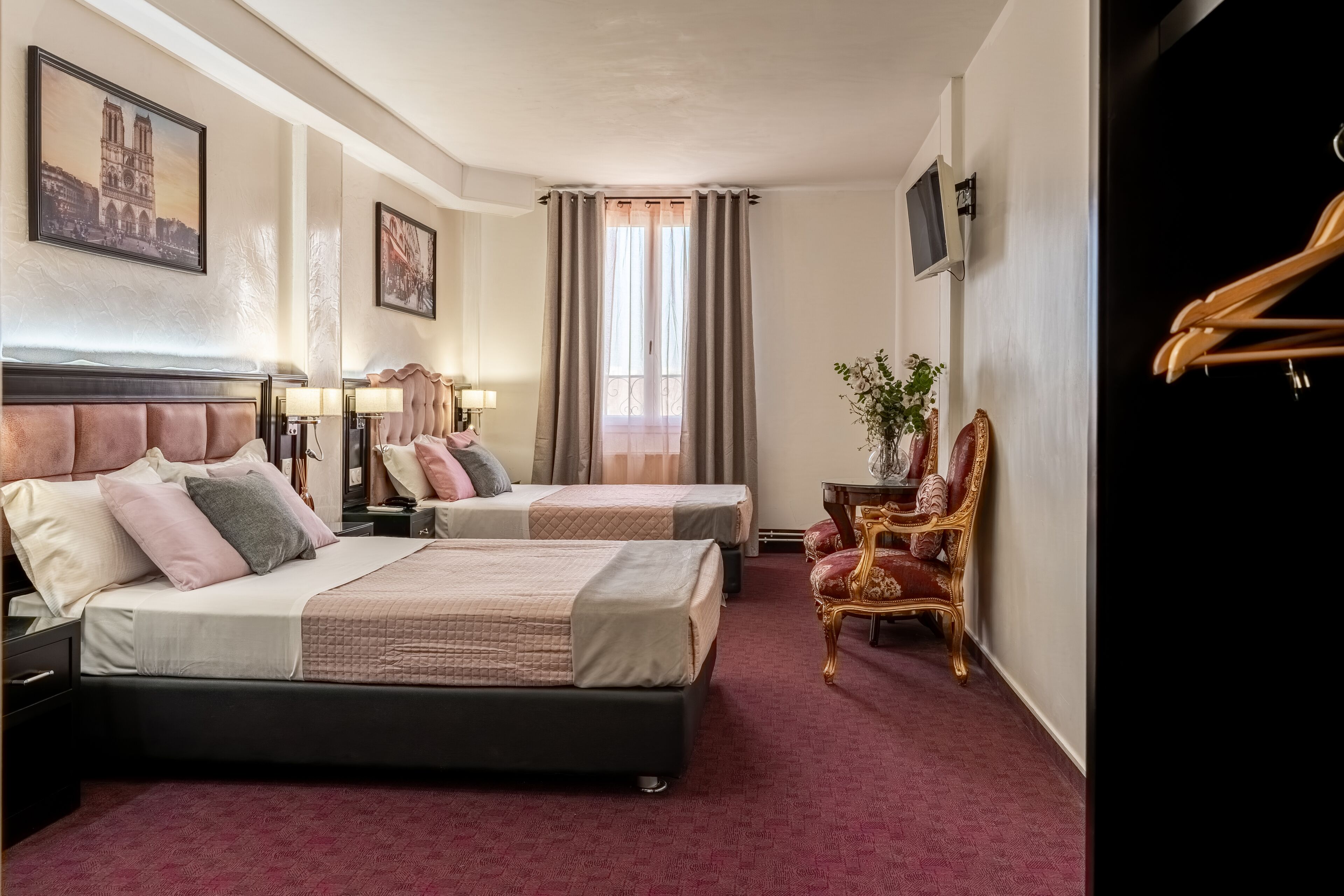Deluxe Suite | Premium bedding, minibar, in-room safe, desk