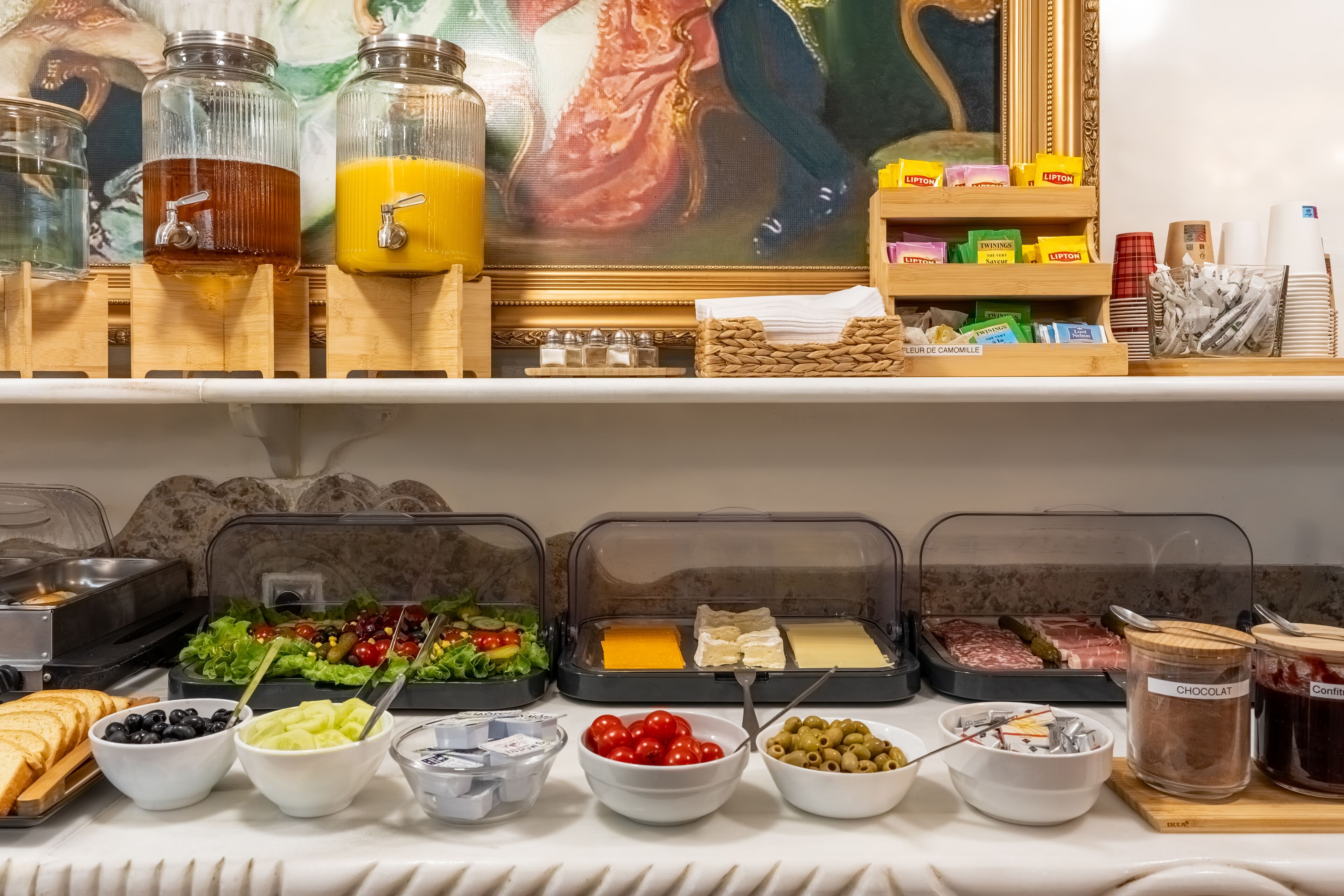 Colazione a buffet a pagamento, servita tutte le mattine 