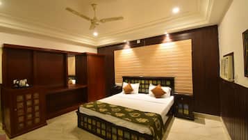 Deluxe Room | Premium bedding, free WiFi, bed sheets