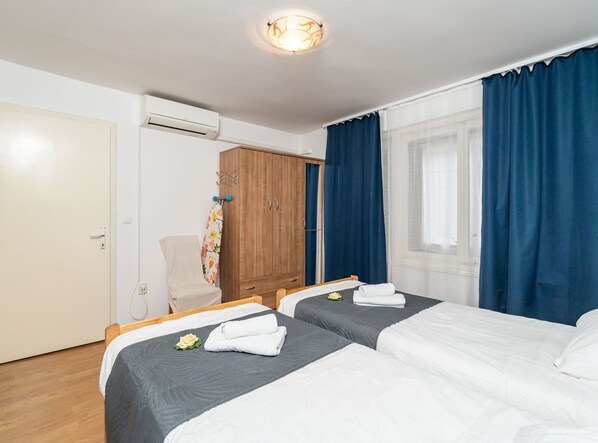 Appartement (Two Bedroom Apartment with Loggia and)