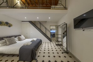 3 habitaciones, tabla de planchar con plancha, wifi y ropa de cama