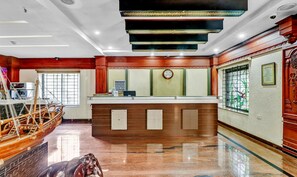 ฝ่ายต้อนรับ