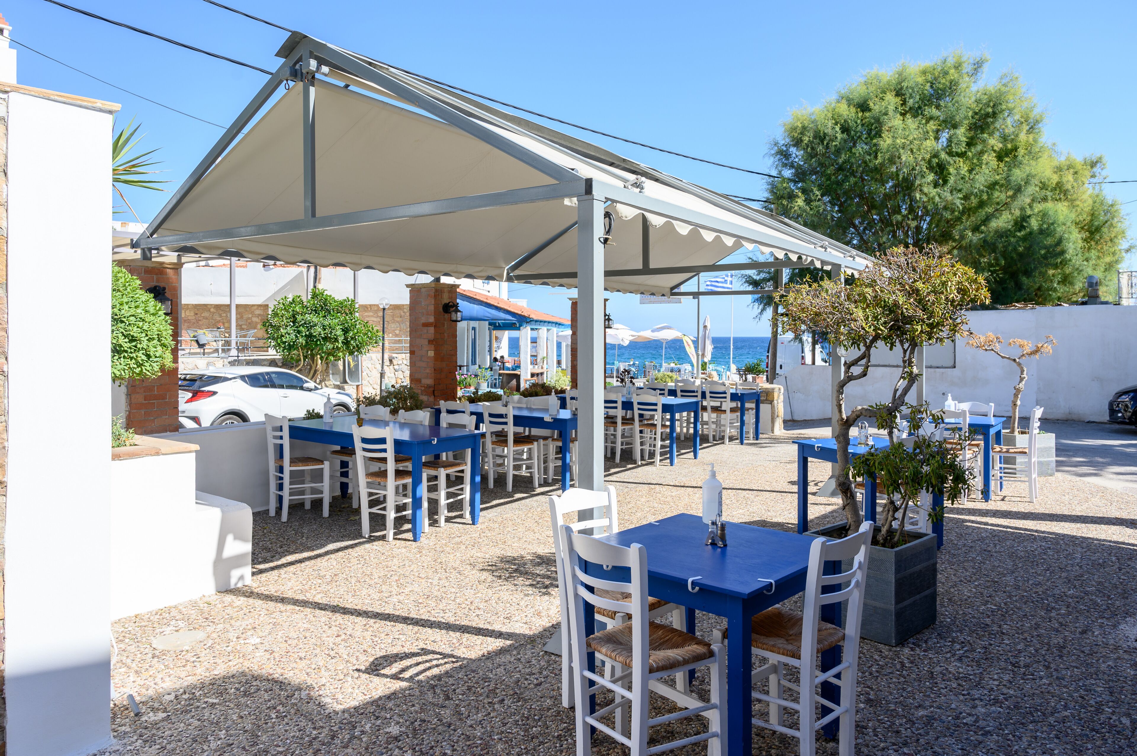 Phục vụ bữa sáng, bữa trưa, bữa tối, món ăn Hy Lạp 