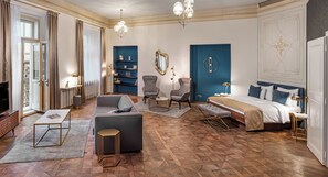 Suite | Hypo-allergenic bedding, individually decorated, individually furnished - Golden Angel Suites by Adrez Living (Prague)