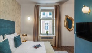 Hypo-allergenic bedding, individually decorated, individually furnished - Golden Angel Suites by Adrez Living (Prague)