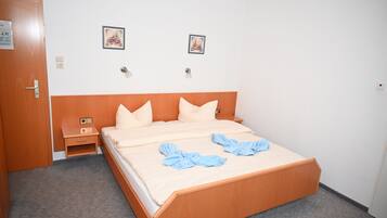 Basic Double Room | Peti besi dalam bilik, Wi-fi percuma