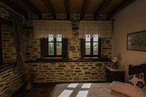 Caja de seguridad en la habitación y sistema de insonorización