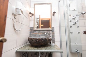 Bathroom - Archontiko Mellio (Volos)