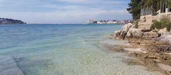 5 min. walk to the beach and to the City center.