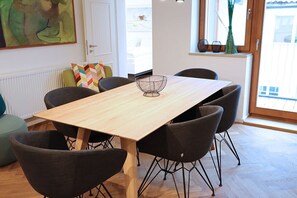 Dining - Unique vacation apartment W11.3 with spacious balcony (Regensburg)