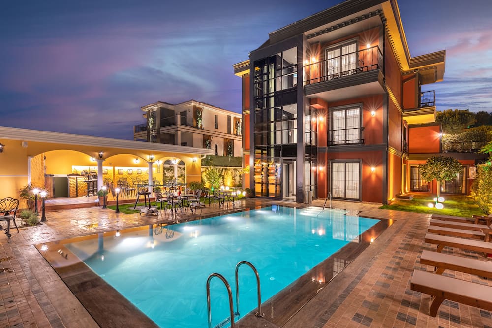 Motif Hotel