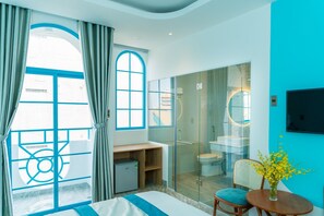 Superior Double Room | Premium bedding, desk, blackout drapes, soundproofing - La Casa Hotel (Ho Chi Minh City)