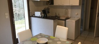 1 Bedroom Private vacation home in Saint-Julien-de-Lampon