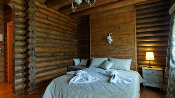 Standard Double Room | Peralatan tempat tidur premium, gebar bulu kapas, busa memori