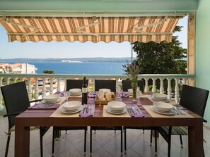 Apartment (Four Bedroom Apartment with Balcony) | Terrace/patio - Apartments Tomas (Omis)