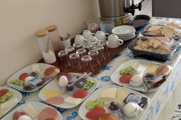 Desayuno continental todos los días (con cargo)