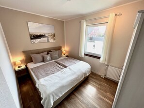 2 Schlafzimmer, Reisekinderbett, kostenloses WLAN
