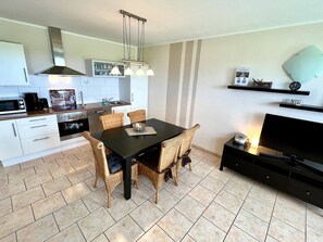 Dining - Well-kept vacation complex with 5 residential units in a quiet cul-de-sac location (Dahme)