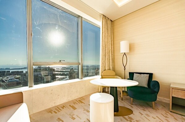 Basic Room, 1 Bedroom, Non Smoking, City View | Living area | Fireplace