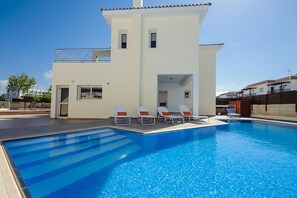 Outdoor pool - Protaras holiday villa - rentprivatevillas 196 (Protaras)