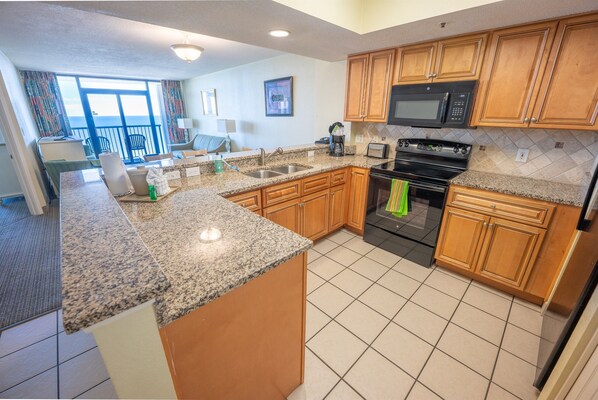 Fridge, microwave, oven, stovetop - New King 3BR Suite,Amazing Views Direct Oceanfront (Myrtle Beach)